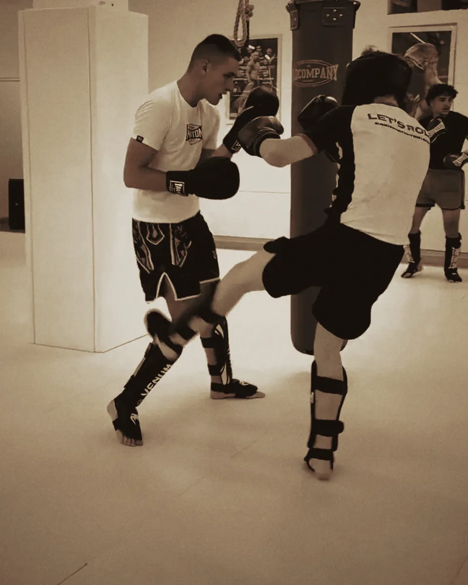 Roundhouse-Kick ins Kickpad (Symbolbild).